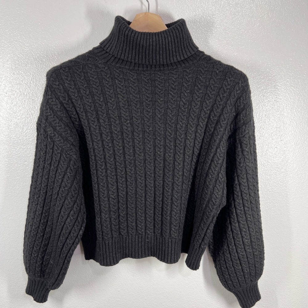 Tahari Turtleneck Sweater Cable Knit Pullover Cozy Warm Gray Size Medium Classic